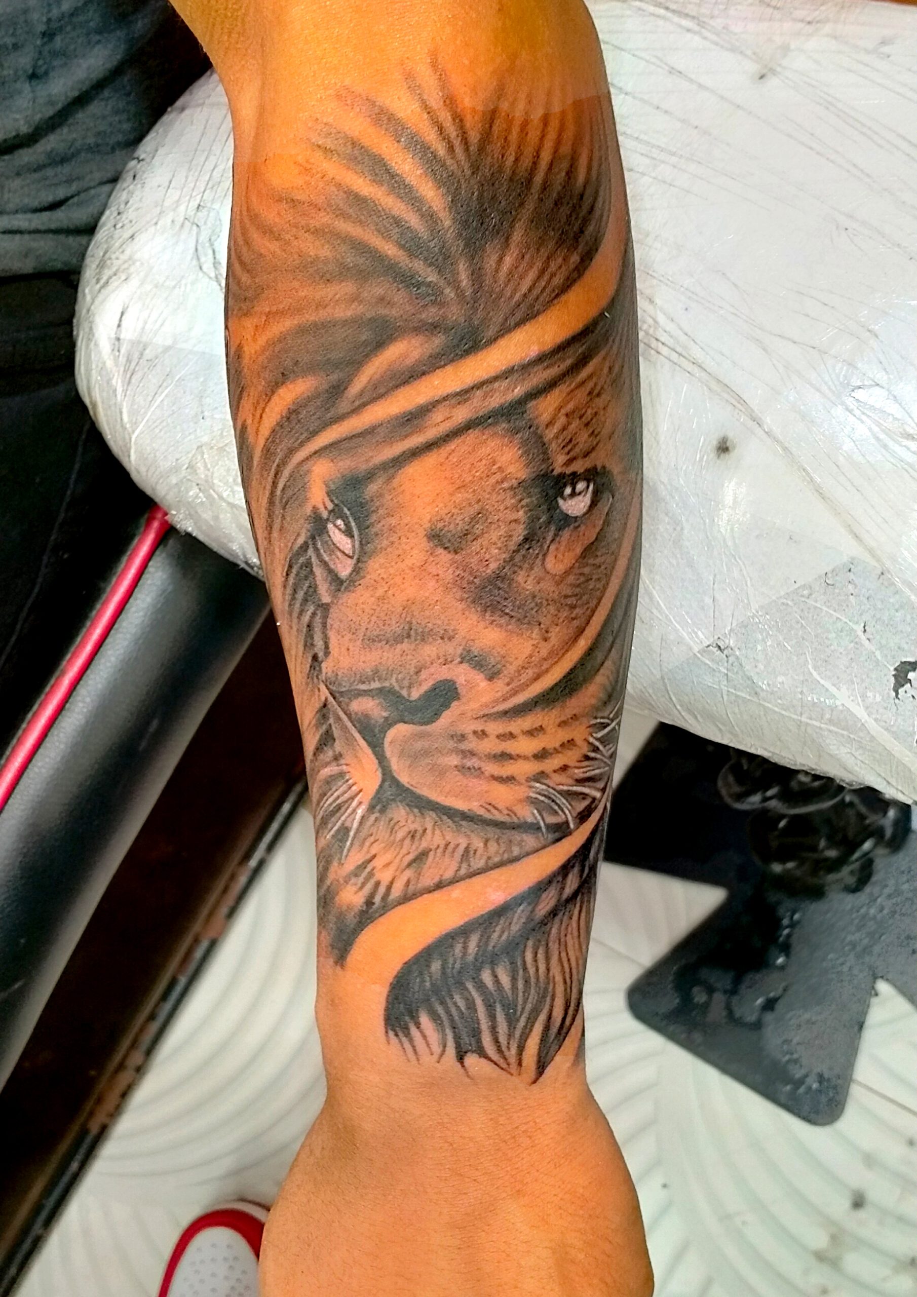 Red lion tattoo — Red Lion Tattoo Hungary-cheohanoi.vn
